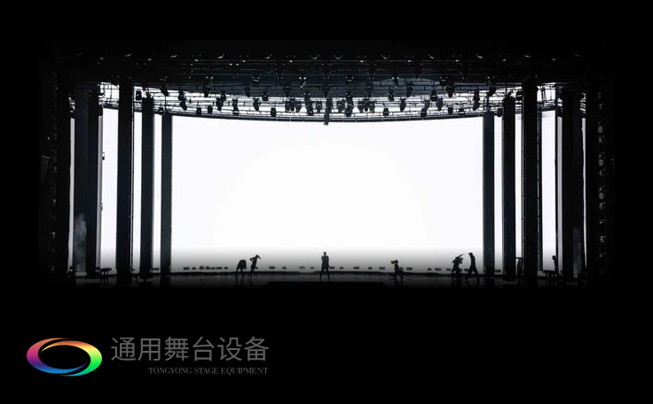 視覺屏幕為主、條狀LED屏幕、燈光設(shè)備及舞臺幕布詮釋當(dāng)下舞臺設(shè)計(jì)潮流
