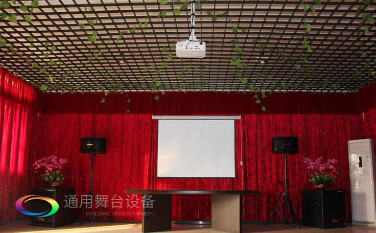 提升舞臺(tái)演出效果！舞臺(tái)幕布顏色搭配常用色——紅、黃、墨綠三原色