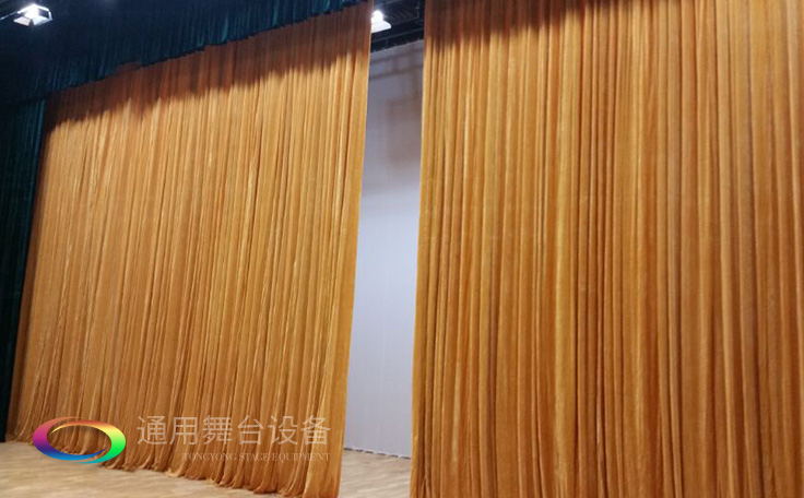 大幕類型、開啟方式！泰州舞臺大幕廠家——通用舞臺吊桿，主要用于演出開始、結(jié)束的舞臺啟閉,有時也用作場幕使用