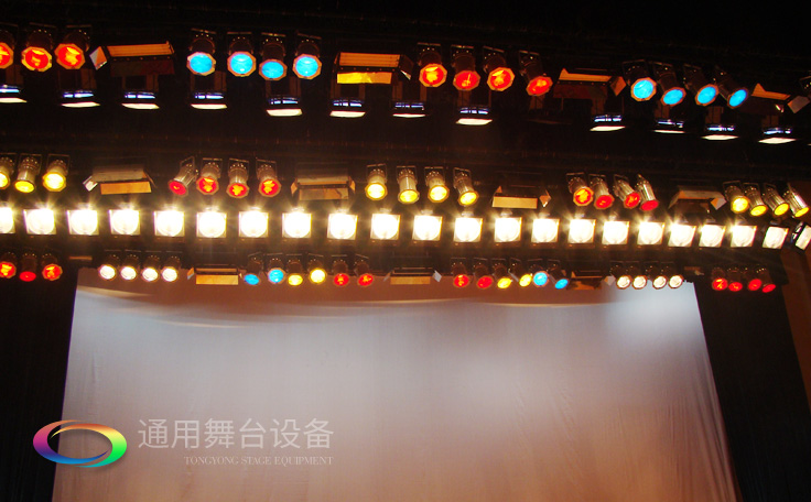 燈光吊桿機(jī)組成（桿體結(jié)構(gòu)、卷?yè)P(yáng)系統(tǒng)和控制系統(tǒng)等）及相關(guān)參數(shù) 