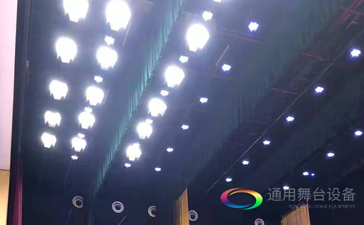 舞臺(tái)燈光常用燈位頂光，配圖詮釋頂光燈位含義