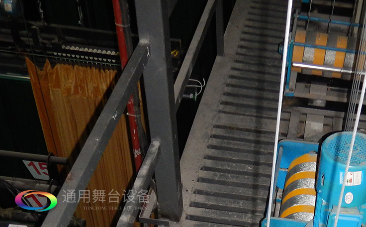詳談舞臺吊桿（包括手動單（復(fù)）式、電動吊桿機、數(shù)字舞臺吊桿控制系統(tǒng)）的安全使用及維護