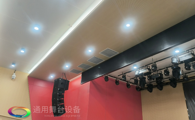 高顏值+實(shí)力派！通用舞臺(tái)吊桿成功打造某中學(xué)智慧化多功能報(bào)告廳項(xiàng)目