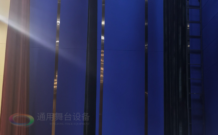 舞臺(tái)幕布的阻燃等級(jí)：永久性阻燃、阻燃、耐久性阻燃、非阻燃、可加工為阻燃...