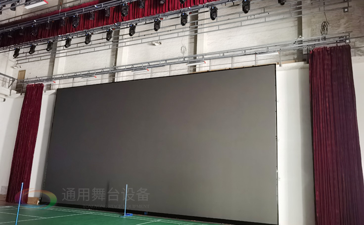 廣州黃花崗禮堂選擇通用舞臺！禮堂幕布、舞臺吊桿、舞臺燈光項(xiàng)目圓滿竣工！